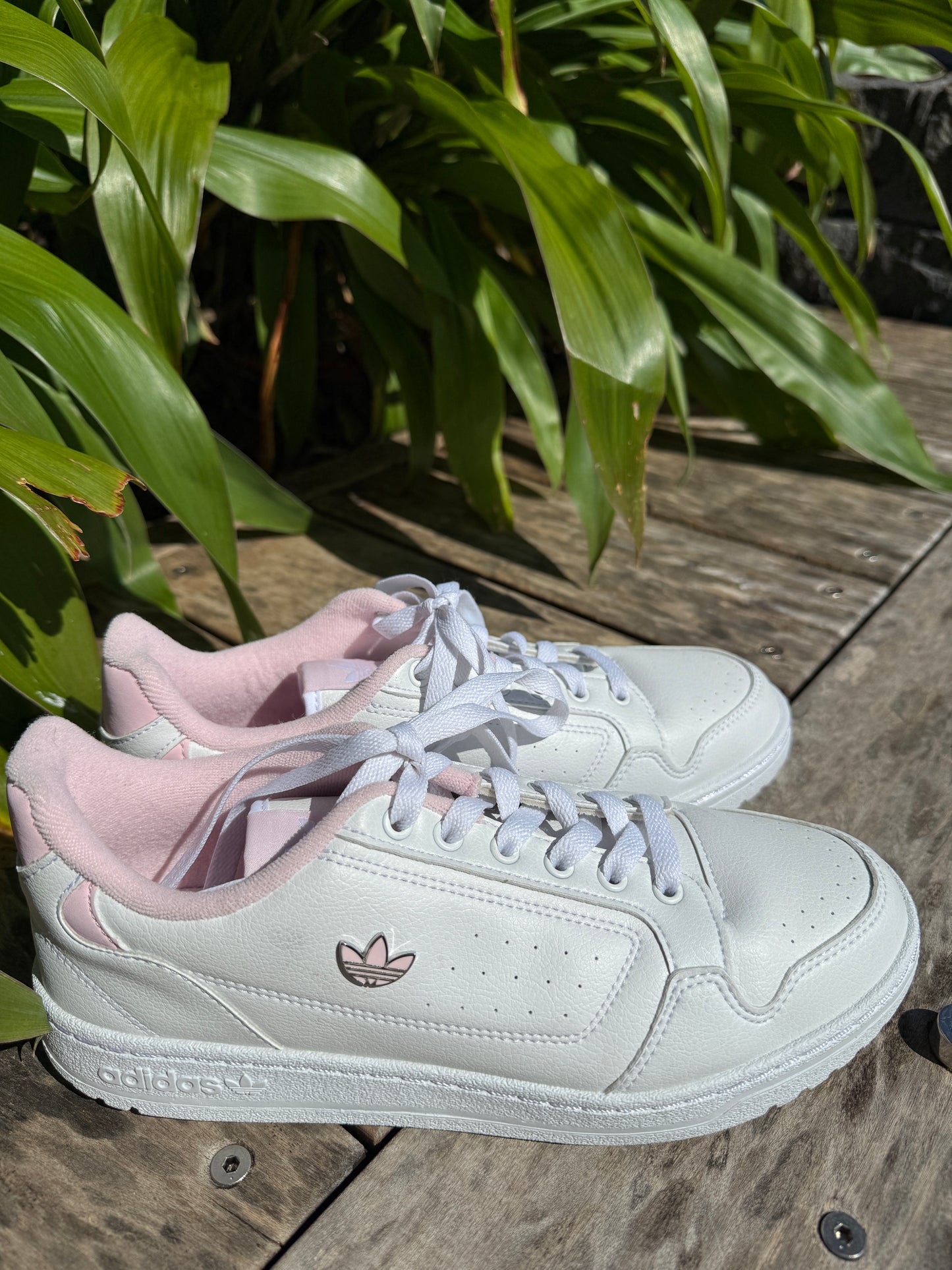 Adidas Sneakers