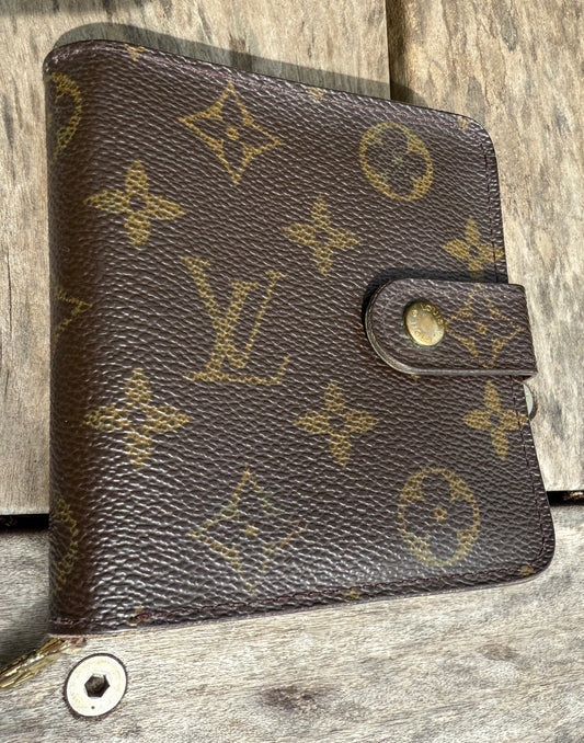 LV Compact Zip