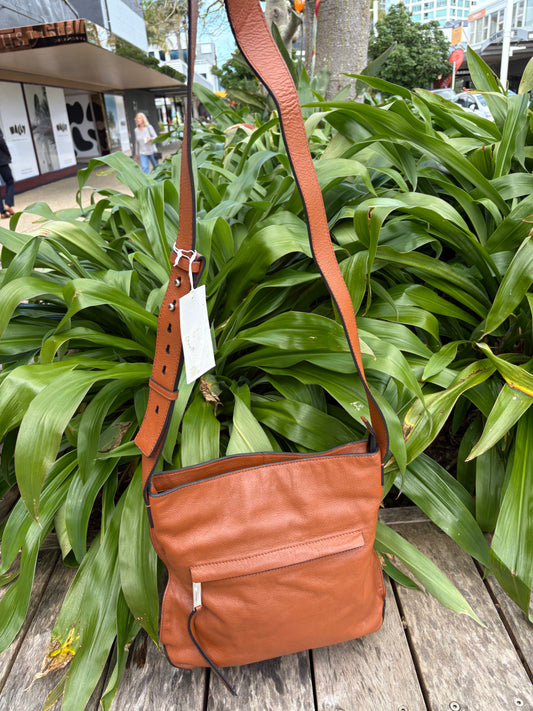 Cross Body Country Road NEW