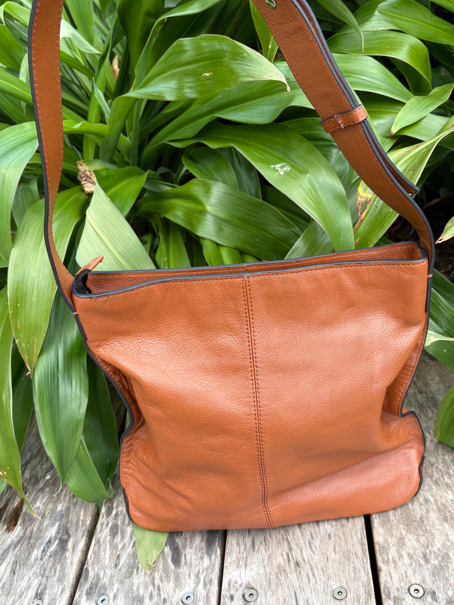 Cross Body Country Road NEW