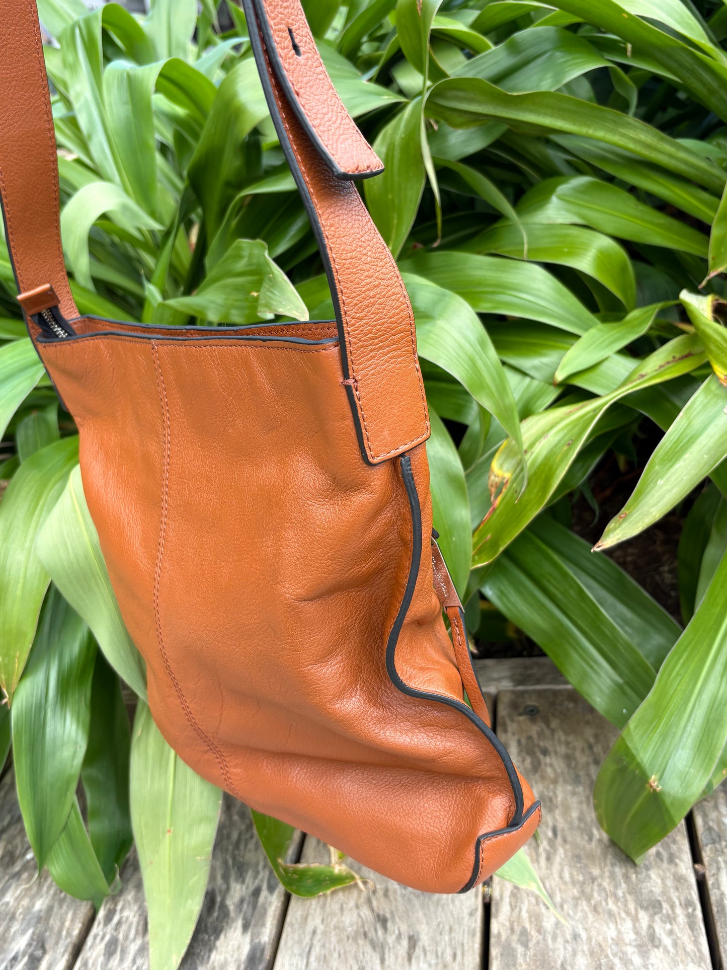 Cross Body Country Road NEW