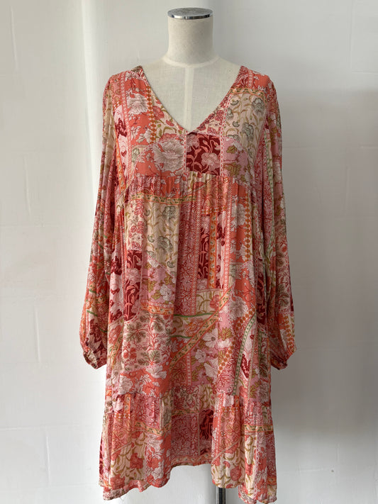 Dress Adorne