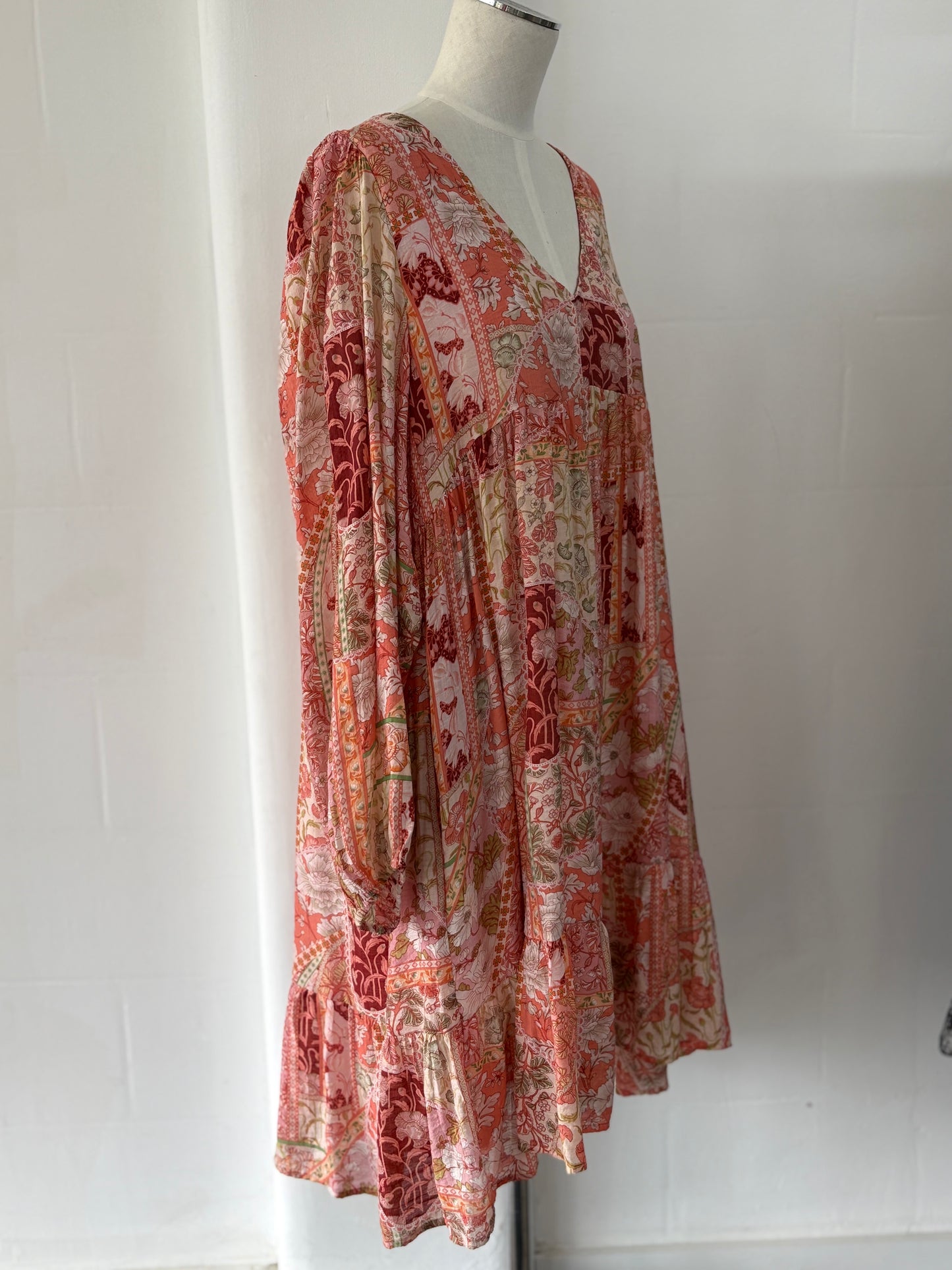 Dress Adorne