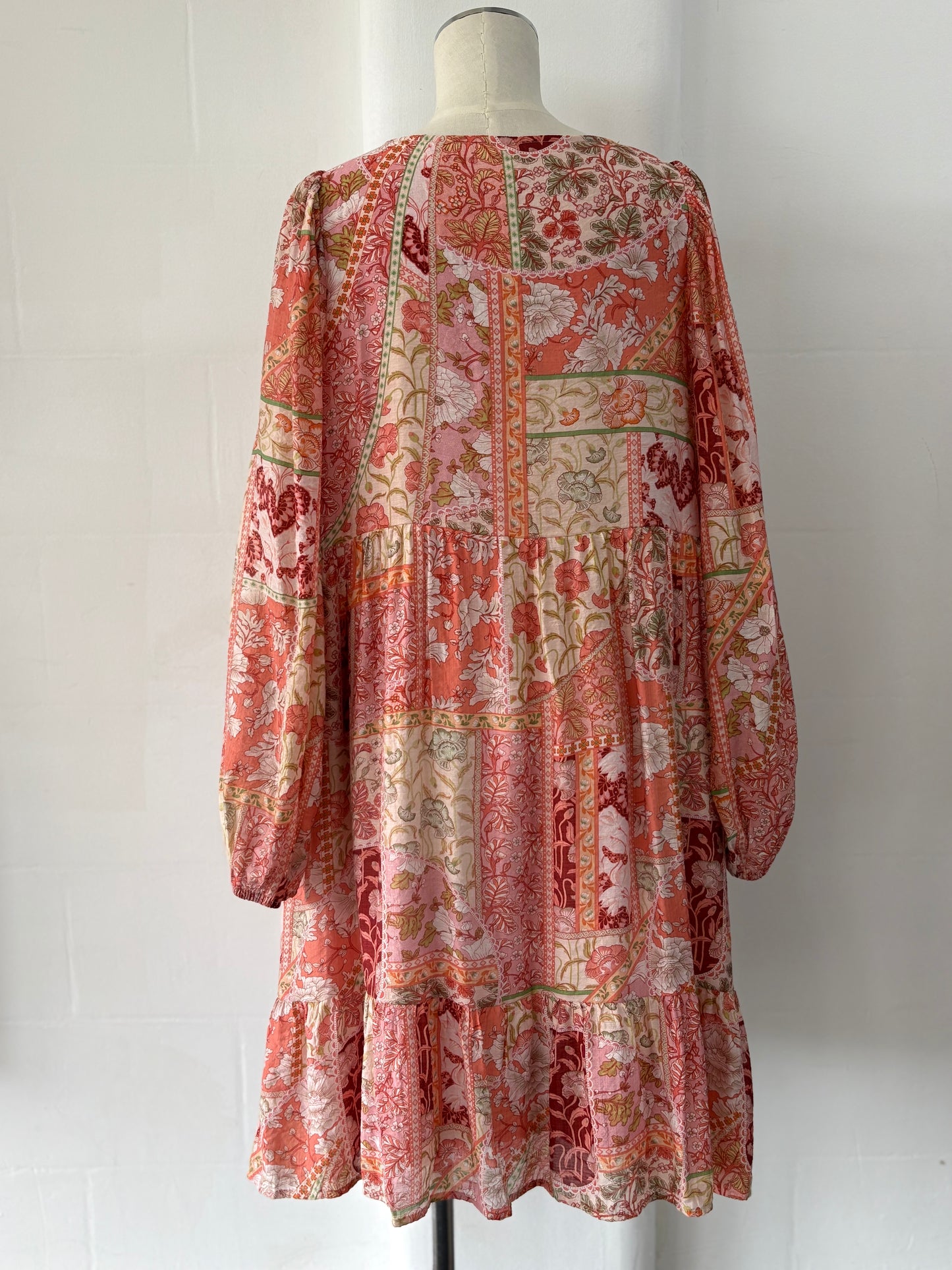 Dress Adorne