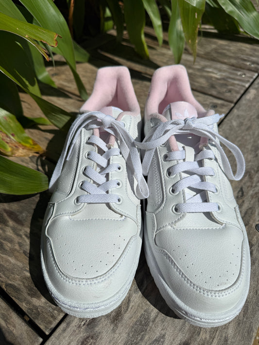 Adidas Sneakers