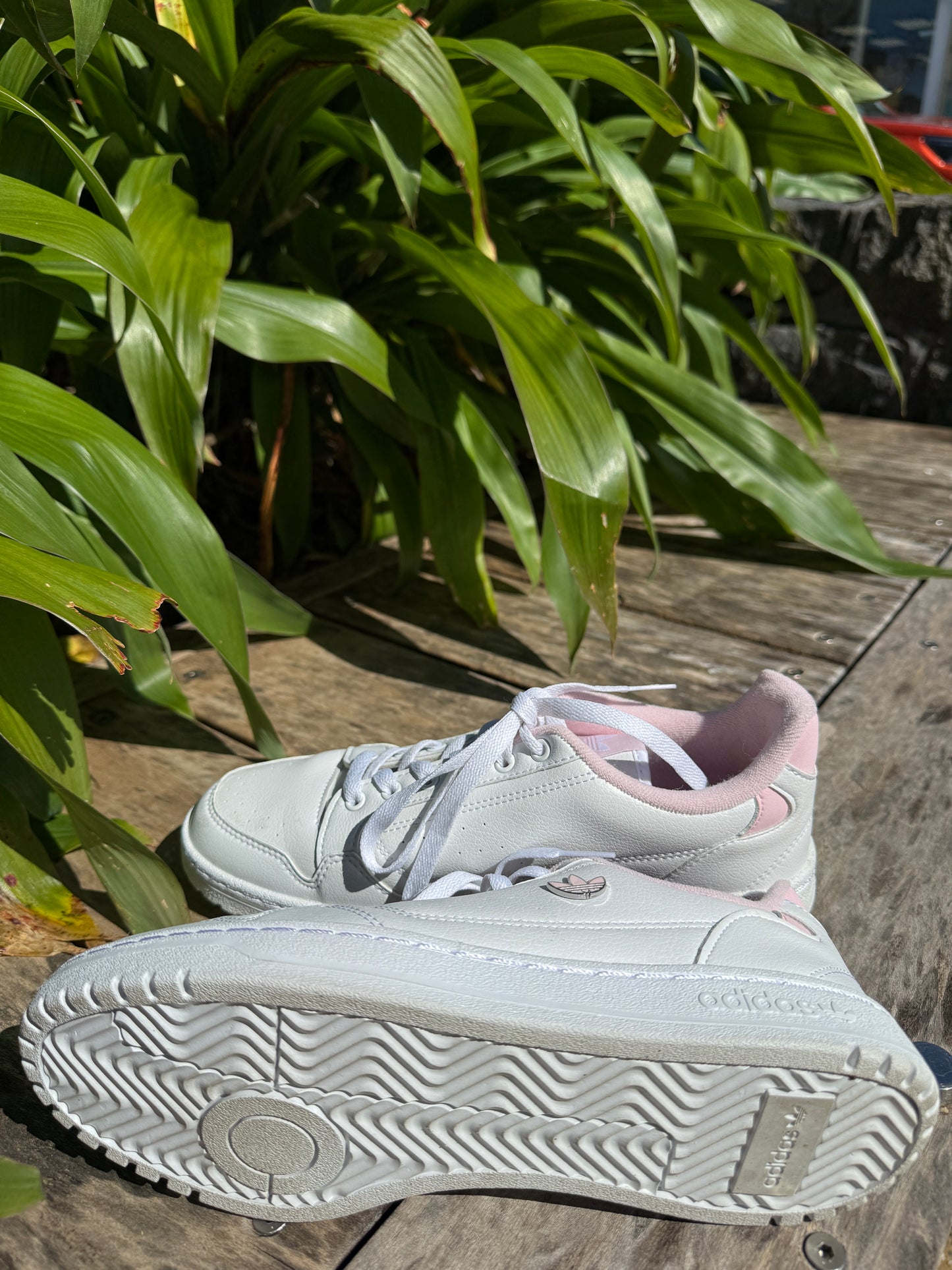 Adidas Sneakers