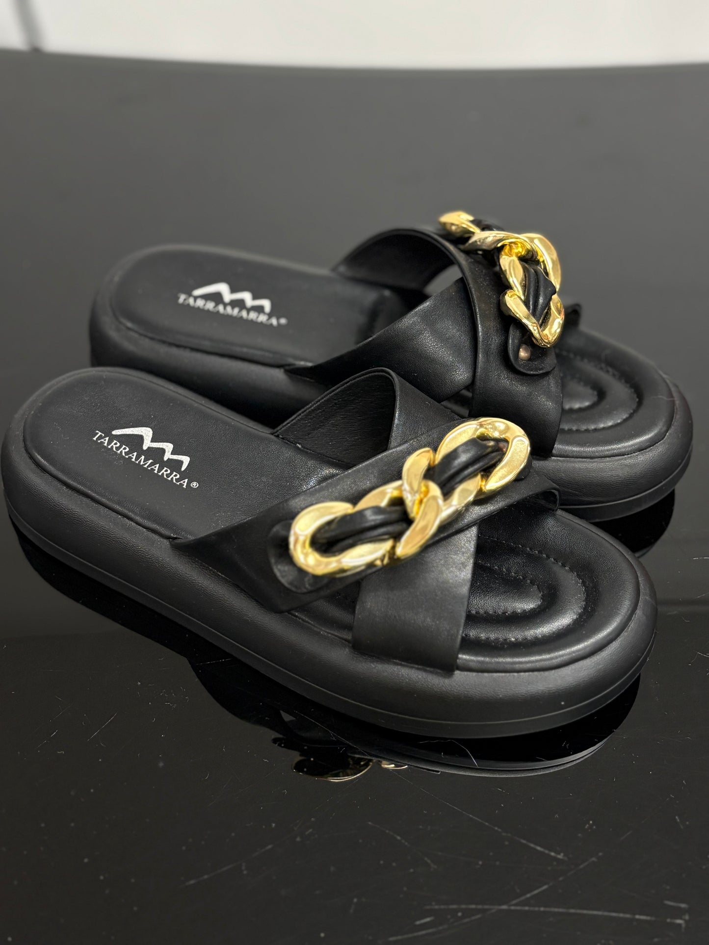 Tarramarra Black Slides