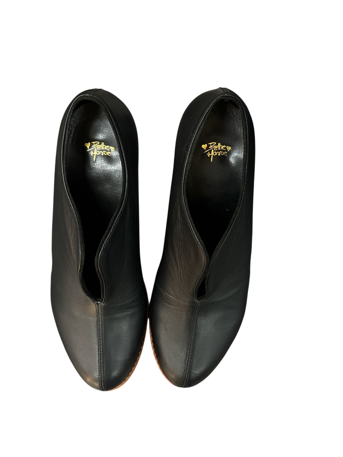Mules Bettie Monroe