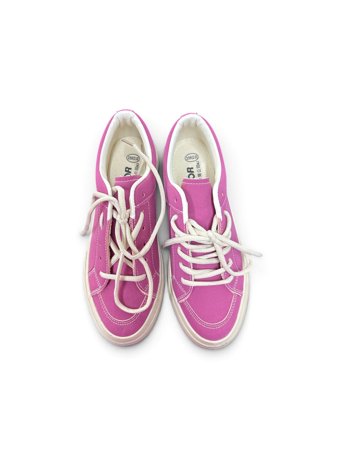 Sneakers No tag