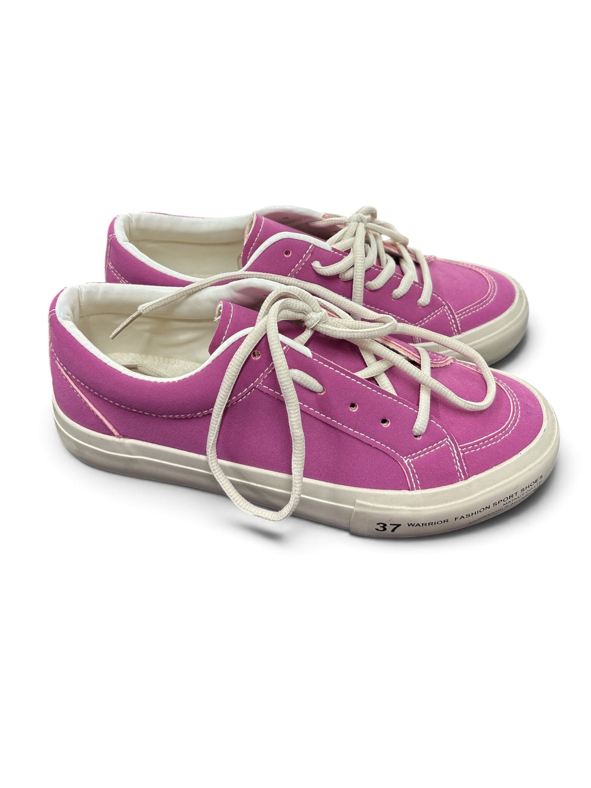 Sneakers No tag