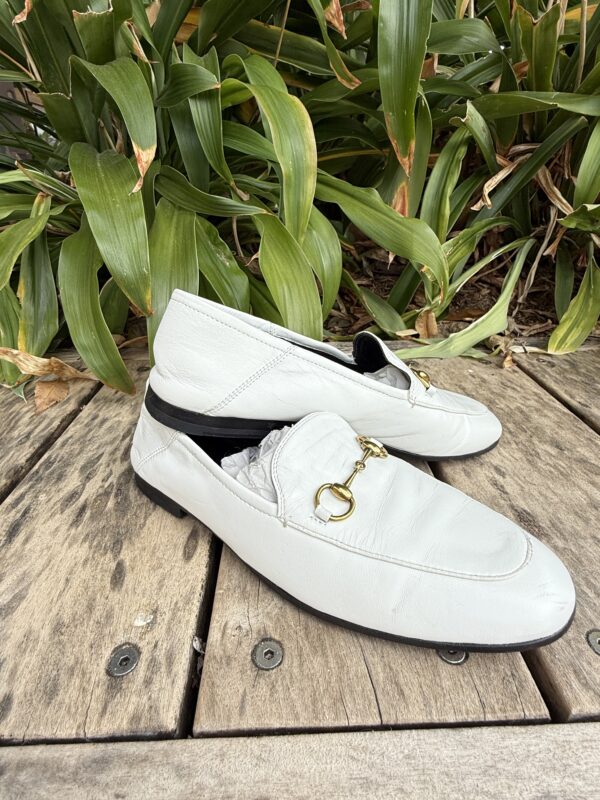 Gucci White Leather Horsebit Loafers - Image 5